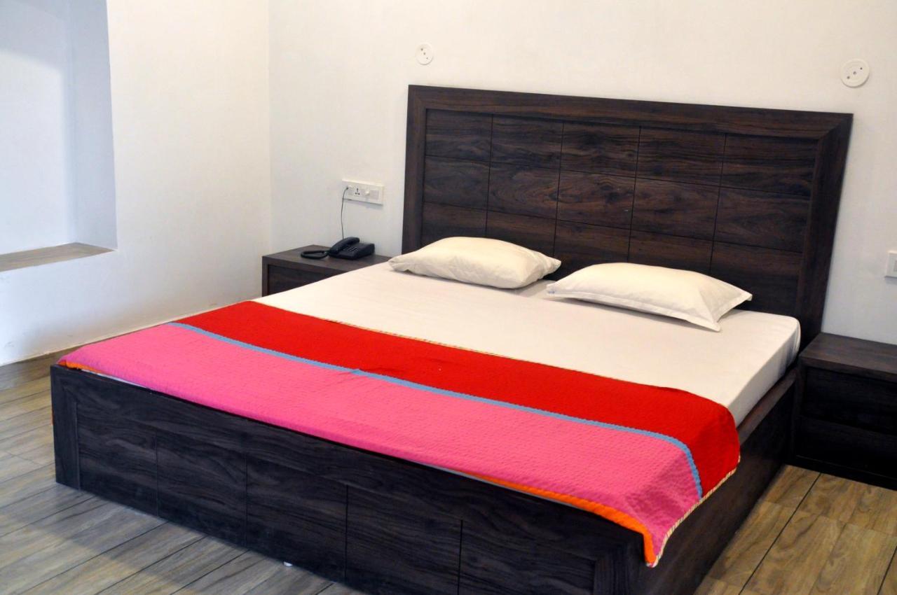 Grand Hotel Amritsar Ngoại thất bức ảnh